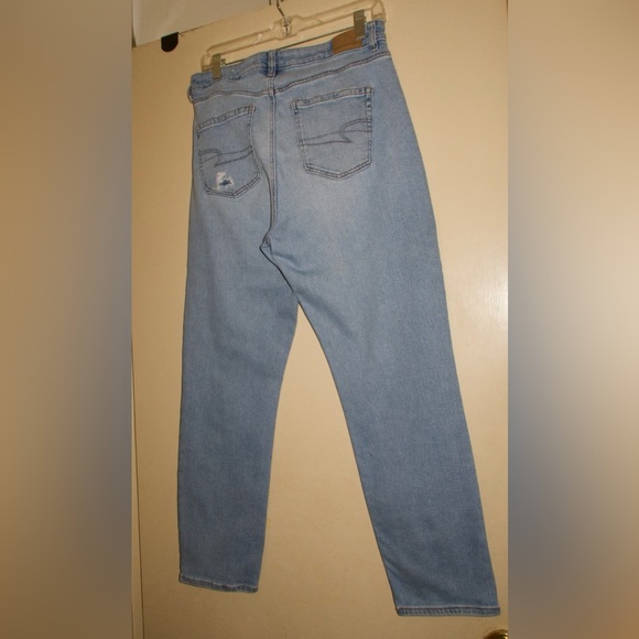 American Eagle Outfitters Light Blue Mom Jeans - Picture 2 of 5